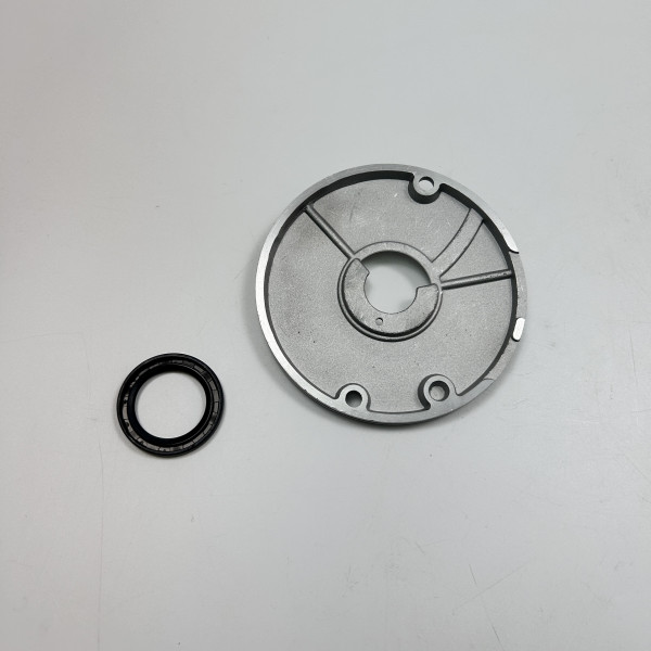 Крышка коленвала левая маслоотделительная Альфа 100 круглая