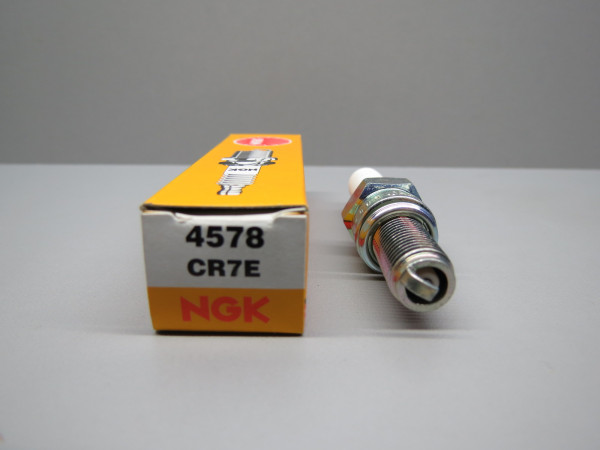 Свеча NGK CR7E (4578) Stels ATV 600Y Leopard АTV)