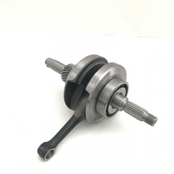 Коленвал CG250-В 167FMM под балансировачный вал палец 16 мм