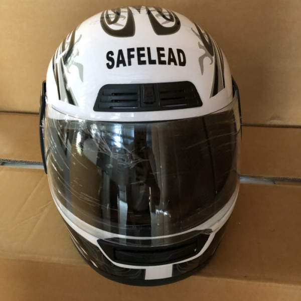 Шлем интеграл "Safelead" LX-109 NEW белый, красный, синий, черный размер M