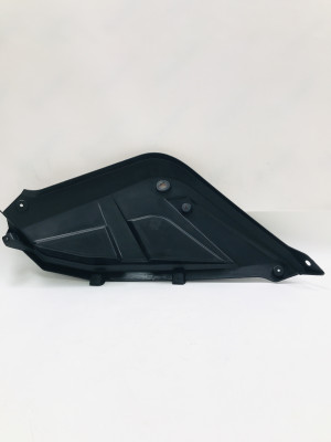 Облицовка боковая щиток левый снегоход Compass 200