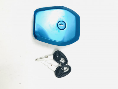 Крышка бензобака Bajaj Boxer 150 без личинки