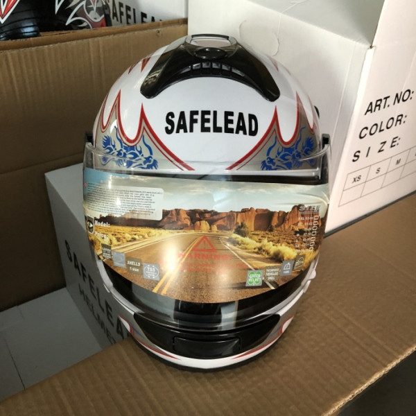 Шлем интеграл "Safelead" LX-110 NEW белый, черный размер S